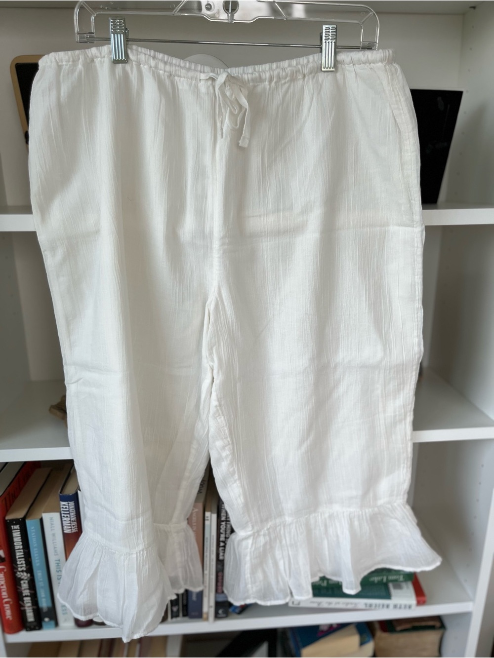 NWT Bloomer style cropped pants size XL from Urban Outfitters